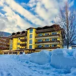 Отель Pinzgauerhof By Alpeffect Целль-ам-Зе