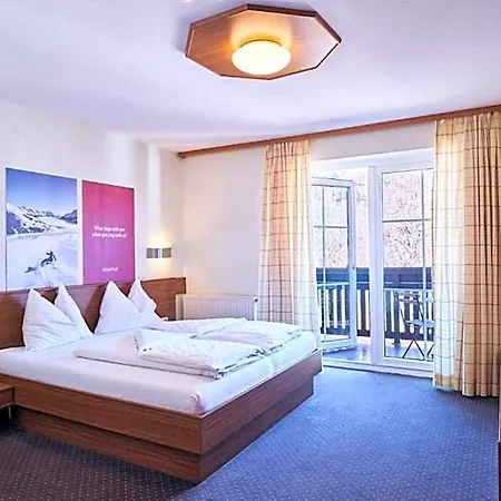 Pinzgauerhof By Alpeffect Hotel 3*